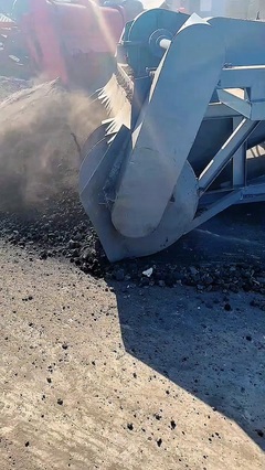 施工簡單,改造周期短,綜合造價低#水泥路面碎石機 #黑龍江多錘頭碎石機